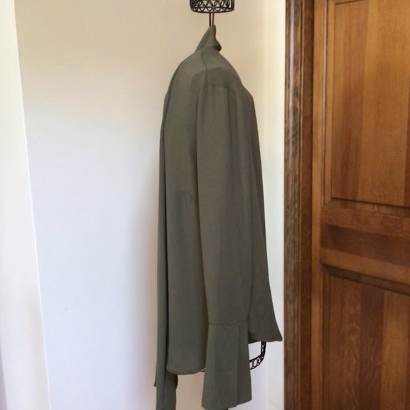 Carmen Marc Valvo Green Tie neck shirt, Large, New - Picture 2 of 9